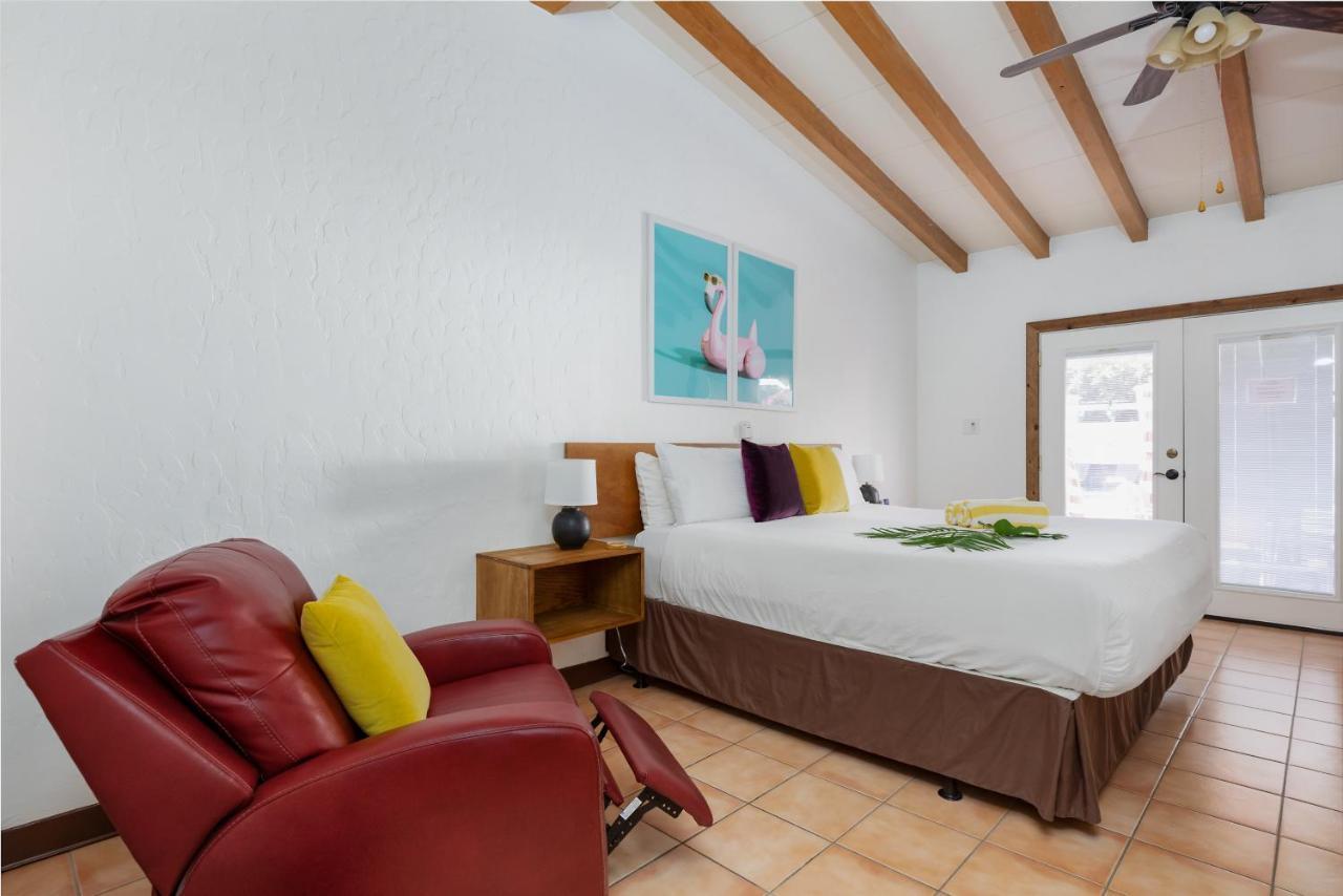 Float - Adults Only 3*