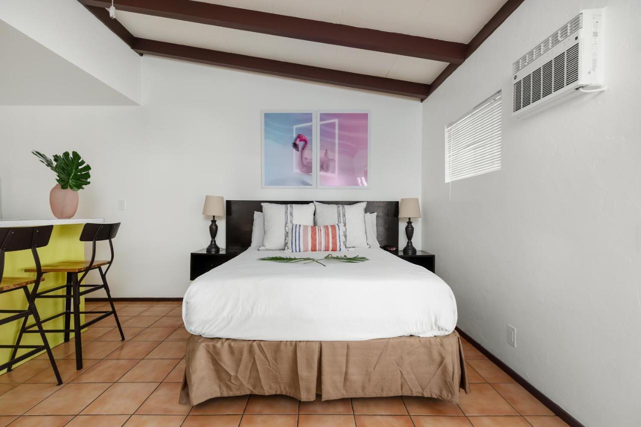 Hotel Float - Adults Only